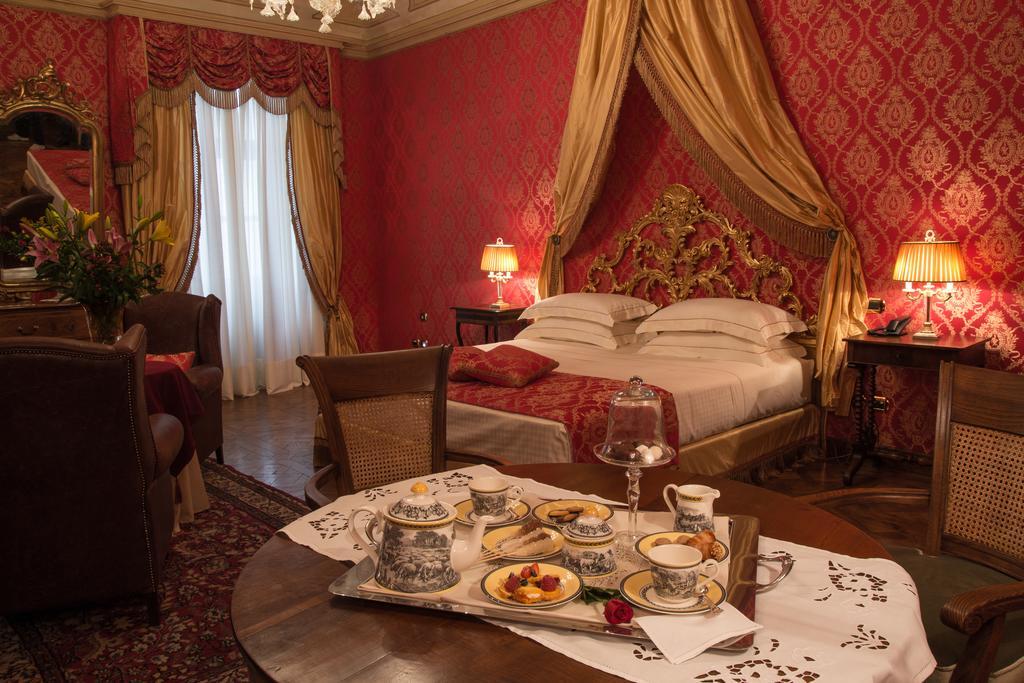 Готель Castello Di Guarene Номер фото